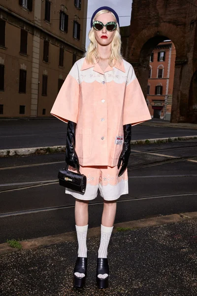 Look 15